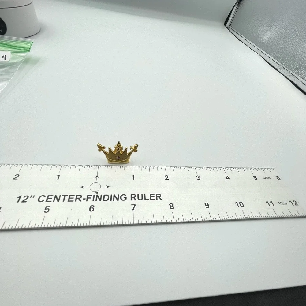 Vintage Modern Gold Tone Crown Lapel Pin Brooch Single Purple Stone‎ Statement